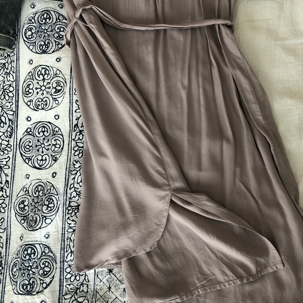 Beautiful Shirtdress - Picture 3 of 6